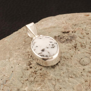 Colgante de plata de ley 925 con forma ovalada y ópalo, joyería hecha a mano con piedras preciosas - Product Image 3