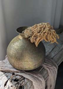 Olla de agua LOTA con propiedades ayurvédicas adecuada para la purificación del agua y rituales de salud - Product Image 3