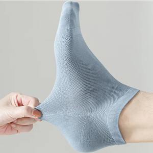 Usine en gros hommes coton No Show chaussettes couleur unie été confortable mince respirant anti-dérapant pour la saison d'automne - Product Image 3