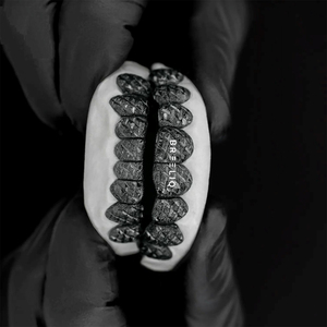 กริลล์ซชุบทองดำแบบกำหนดเอง ตัดเพชร ขัดเงาแบบแปรงถ่าน เครื่องประดับฟันสุดหรูสำหรับงานแต่งงาน ประดับด้วยมอยส์ซาไนต์ - Product Image 5