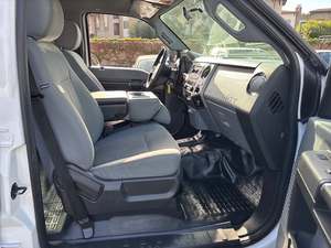 Ford F-350 Super Duty XLT Crew Cab 4WD 2012 - Product Image 3