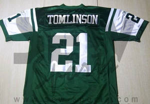 เสื้ออเมริกันฟุตบอลระดับพรีเมียม ผลิตจากโพลีเอสเตอร์ยืดหยุ่น พร้อมเทคโนโลยีดูดซับความชื้นเพื่อประสิทธิภาพที่เหนือกว่าบนสนาม - Product Image 4