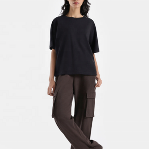 Camiseta de algodón de gran tamaño de alta calidad para mujer, ropa de calle gráfica con estampado de logotipo personalizado, ajuste holgado con hombro caído transpirable - Product Image 4