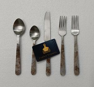 Juego de cubiertos de acero inoxidable de lujo con mango de resina para utensilios de cocina Home Hotel Restaurant Juego de cubiertos al mejor precio - Product Image 5