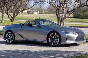 LC 500 Convertible 2023, Motor V8, Revestimiento Exterior Gris - Product Image 4