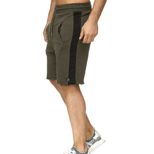 Short de rue de marque personnalisée Short d'entraînement épissé en détresse pour hommes Short en coton français pour la course à pied Short en éponge de gymnastique avec logo - Product Image 1