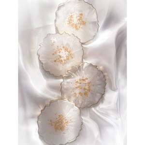 Ensemble de 2 sous-verres en résine de haute qualité avec des détails complexes pour une touche sophistiquée à la décoration intérieure à très bon prix - Product Image 3