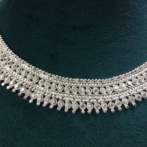 สร้อยคอแฟชั่นใหม่ที่กำลังมาแรงพร้อมจี้และต่างหูไข่มุกส่งออกคุณภาพดีสายโซ่บรรจุในกล่องเครื่องประดับ - Product Image 1