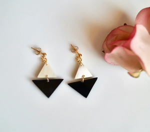 Boucles d'oreilles en corne de buffle d'inspiration vintage Bijoux de style animal naturel poli pour les soirées de Noël par l'artisanat de luxe - Product Image 1