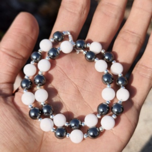 Collier statement en argent sterling avec hématite naturelle et onyx blanc, perles rondes lisses de 8 mm, noir et blanc, cadeau de mariage pour femme - Product Image 1
