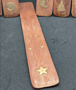 Porte-encens en bois plat naturel et écologique Étoiles en laiton Brûleur d'encens éthiquement fabriqué - Product Image 5