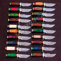 Couteau Skinner en Acier Damas Fait Main de Haute Qualité avec Manche en Bois et Étuis, pour Camping, Chasse, Pêche et Activités de Plein Air