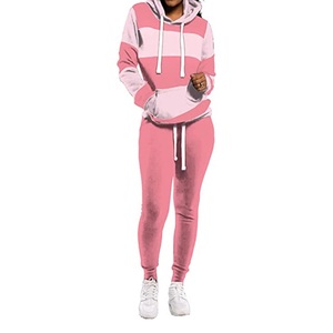 Vente en gros Logo personnalisé Survêtement de sport d'hiver pour femmes Sweat Jogging à capuche solide imprimé plusieurs couleurs Vêtements de sport en tissu - Product Image 3