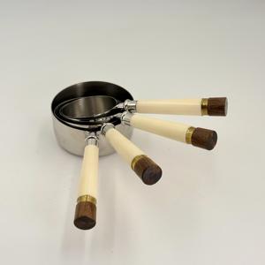 Tazas Medidoras de Acero Inoxidable 202 de Alta Pureza al por Mayor, Tazas Medidoras Multiusos Modernas y Creativas con Mango Clásico - Product Image 3