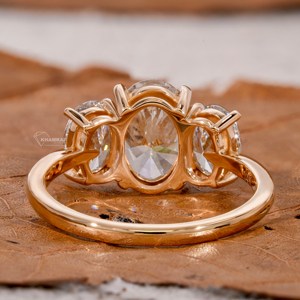 Anillos de Lujo de Alta Gama Hechos a Mano en Oro Amarillo de 18K, Estilo Clásico y Elegante, con Diamante Cultivado en Laboratorio de Corte Ovalado de 1.50 CT, Certificado IGI, para Mujer - Product Image 4