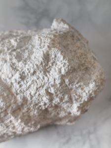 Pyrophyllite brute en morceaux pour équipements de laboratoire et surfaces résistantes aux produits chimiques, de qualité minérale à haute pureté - Product Image 3