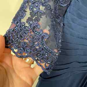 Abito da sera La Femme Navy taglia 10, modello a colonna, in chiffon, con drappeggio e vita impero, ideale per matrimoni e feste, lunghezza al pavimento - Product Image 6