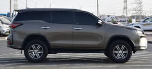Toyota Fortuner Usada en Buen Estado, Impecable, Sin Historial de Accidentes, Volante a la Izquierda y Derecha en Venta - Product Image 3