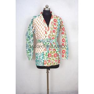 เสื้อแจ็คเก็ตผ้าฝ้ายอินเดียพิมพ์ลายบล็อกด้วยมือ ตกแต่งด้วยผ้าปะติด ผ้าฝ้ายแท้สำหรับผู้หญิง แบบสั้น เป็นมิตรกับสิ่งแวดล้อม ใส่ได้สองด้าน ลายทาง สำหรับฤดูใบไม้ร่วงและฤดูหนาว - Product Image 5
