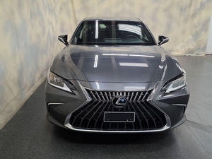 Lexus ES 300h Excellence Edition 2022, berlina ibrida con guida a sinistra, fari a LED, cambio automatico, auto usata - Product Image 1