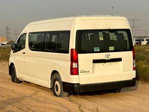 Nuevo/USADO 2025 TOYOTA HIACE DLX V4 2.5L con Cámara Trasera 360, Capacidad de Carga 31-40T, Emisión Diésel/GAS, Automático, EN VENTA - Product Image 5