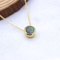 Nouvel Arrivage Collier à Breloque pour Femme en Argent Sterling 925 Plaqué Or avec Pendentif Pierre Naturelle Labradorite Sertie Clos Géométrique – Cadeau