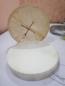 Tambourin irlandais artisanal en forme d'œuf avec tête en bois et peau de chèvre, mini instrument de percussion professionnel - Product Image 2