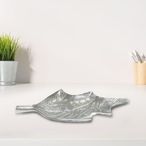 Plateau de service en acier inoxydable fabriqué en acier de qualité supérieure idéal pour les buffets élégants et les décorations de repas à la maison - Product Image 2