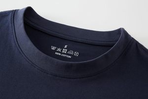 T-shirt en coton pour homme avec poche élégante, coupe confortable et tissu tricoté respirant pour femme moderne - Product Image 4