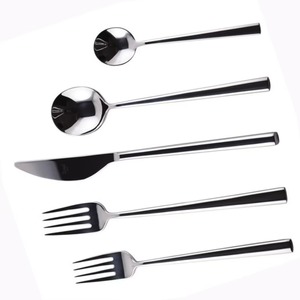 Cubiertos de acero inoxidable con acabado Chapado en Color plateado y mango largo, cubiertos aptos para lavavajillas para uso en fiestas en casa, juego de 5 - Product Image 1