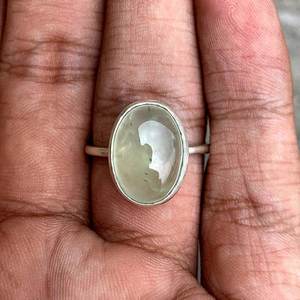 Anillo de Plata de Ley 925 Chapado en Oro con Prehnita de Corte Ovalado, Engaste Clásico en Bisel, Hecho a Mano, Regalo de Aniversario de Bodas para Mujer - Product Image 4