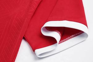 Ensemble d'uniformes de football rouge léger et respirant pour hommes, vêtements de sport à coupe athlétique, garniture blanche pour les matchs d'entraînement, motif solide sur le devant - Product Image 4