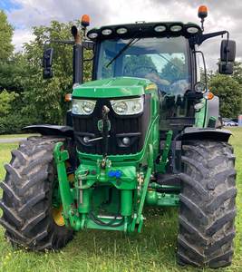 Tracteur John Deere à vendre, modèle 114HP, tracteur multifonctionnel avec climatisation et cabine, entièrement fonctionnel et prêt à être expédié - Product Image 1