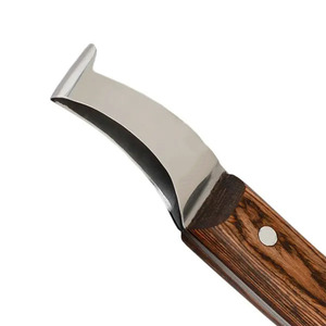 Cuchillo de herrador forjado con pico para cascos |   Mango Largo con Extremo de Latón |   Herramienta para el Cuidado y Limpieza de Cascos para Profesionales - Product Image 5