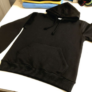 เสื้อฮู้ดดี้ผู้ชายสีดำทรงครอป ผ้าเฟรนช์เทอร์รี่ น้ำหนัก 450 กรัม ทรงหลวม ไหล่ตก ผลิตตามสั่ง - Product Image 1