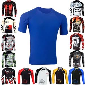 Camiseta de compresión de manga corta MMA Rashguard para hombre, camiseta de gimnasio de secado rápido con logotipo personalizado OEM Fightwear Pakistán - Product Image 2