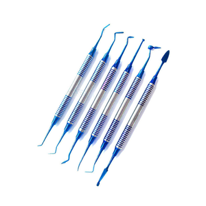 Juego de Instrumentos Dentales de Composite Azul con Recubrimiento de Titanio Dogmatic Insternational DM007, 6 Piezas, Antiadherentes, Super Plugger, Scalers - Product Image 1
