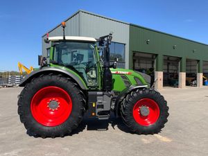 Tractor Agrícola Fendt Usado de Primera Calidad en Stock, Envío Rápido, Compre Ahora a Precio de Mayoreo para una Agricultura Moderna - Product Image 3