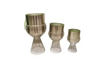 Lot de 3 jardinières en métal martelé en acier de différentes tailles Jardinières décoratives de sol les plus vendues pour la décoration intérieure du jardin - Product Image 1