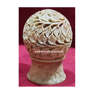 Bougeoir traditionnel de haute qualité en stéatite naturelle sculptée à la main avec forme florale et design de feuille au meilleur prix - Product Image 1