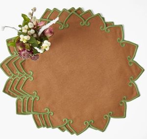 Tapis de table en lin brodé de luxe avec motifs de filetage colorés pour les célébrations festives, les mariages et les rassemblements spéciaux - Product Image 5