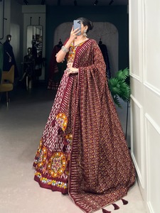 Modern Navratri Style Floor-Length 100% Silk A-Line Sweetheart Neckline Zipper Backless Lehenga Choli for Adults - Product Image 5