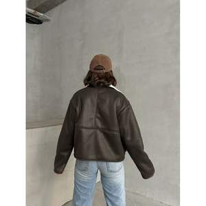 เสื้อโค้ทขนสัตว์เทียมสำหรับผู้หญิง คอลเลคชั่นเสื้อคลุมหนังเทียม ขายส่ง - Product Image 1