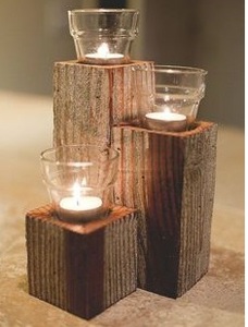 Bougeoir en bois élégant pour la décoration de table de dîner de Noël avec de charmants détails rustiques et une ambiance chaleureuse aux chandelles - Product Image 3