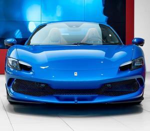 Ferrari 296 GTS 2024, superdeportivo híbrido enchufable con motor central trasero, el más vendido - Product Image 1