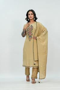 Último Diseño de Salwar Kameez de Seda Jacquard Banarasi con Dupatta, Creación Neeta, Secado Rápido, Corte Regular, Alta Demanda, Exclusivo, Hecho a Mano - Product Image 2