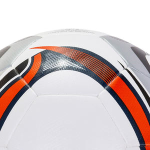 Balón de fútbol híbrido ligero de Color personalizado, proveedor directo de fábrica, entrenamiento al aire libre duradero - Product Image 3