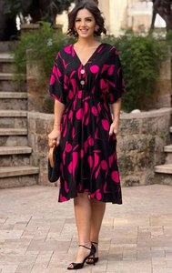 Vestido Casual Elegante y Cómodo para Mujer, Estampado Floral, Largo hasta la Rodilla, Silueta Relajada, Ideal para Vacaciones - Product Image 4