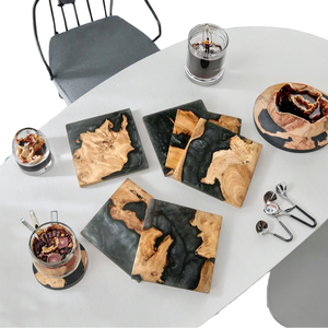 Sous-verres en bois de manguier et résine époxy de qualité supérieure, fabriqués à la main, modernes, luxueux et personnalisables, par crescent crafts - Product Image 1