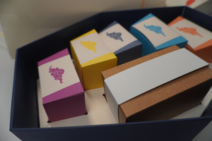 Emballage de cadeau de gâteau de lune en papier kraft sur mesure Boîte à gâteau de lune colorée faite à la main Service OEM disponible - Product Image 5